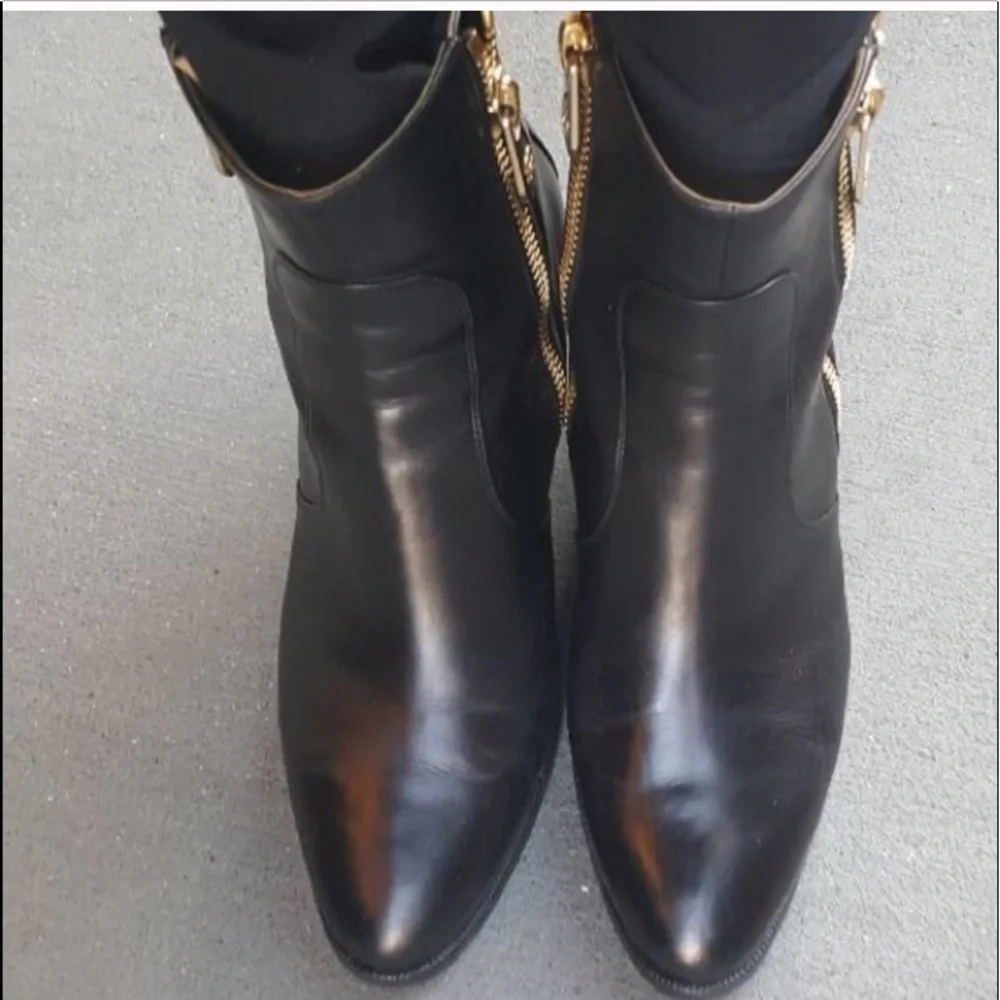 Chanel calf skin Booties with double zip
